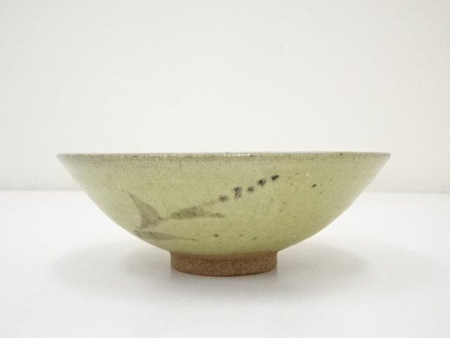 道具 ] - 道具 九谷焼 高権成造 灰釉草文茶碗（共箱） | ネット